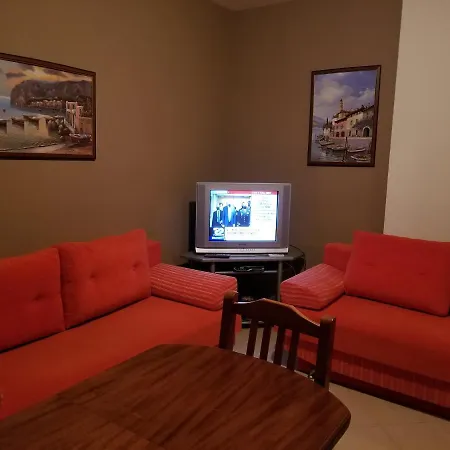 Apartment Emiri Golem *