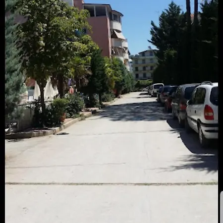 Emiri Golem Apartman *