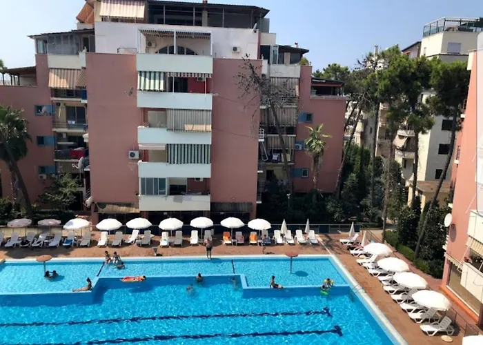 Daire Emiri Golem (Tirana)